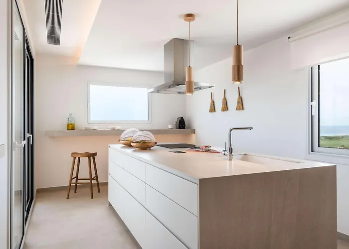 Atlantis - Beautiful Sea Views * סון באו