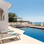 Villa Atlantis - Beautiful Sea Views *